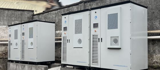 100 kW Maximizar os esforços de estabilização da rede Capacidades variáveis Sistema de armazenamento de energia industrial comercial