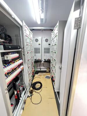 Sistema de armazenamento de energia de bateria BESS compacto adequado para uso industrial comercial